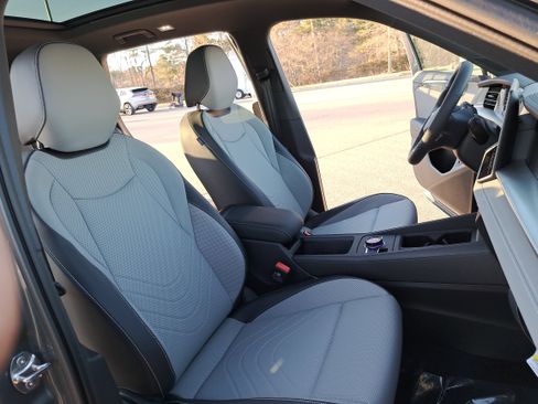 New 2026 Volkswagen Tiguan SE R-Line AWD/4WD image 10