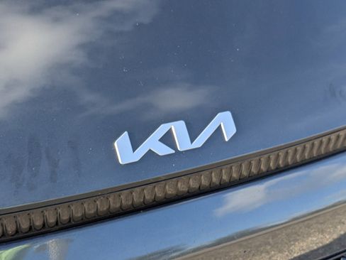 Certified 2022 Kia EV6 Wind image 11