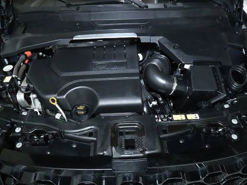 Used 2025 Land Rover Discovery Sport S image 36