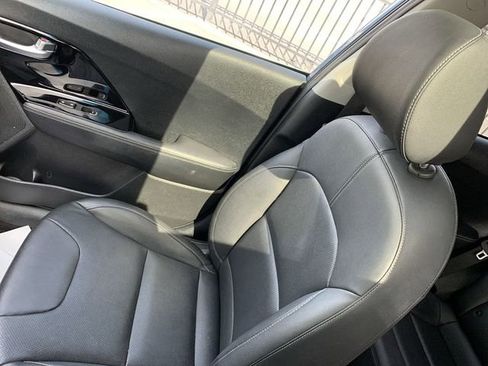 Used 2022 Kia Niro Touring Special Edition image 30