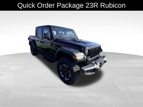 Used 2024 Jeep Gladiator Rubicon w/ Technology Group AWD/4WD image 5