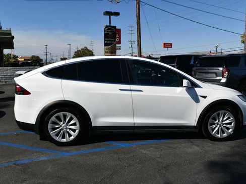 Used 2021 Tesla Model X Long Range AWD/4WD image 11