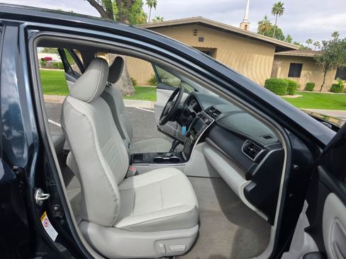 Used 2017 Toyota Camry XLE image 19