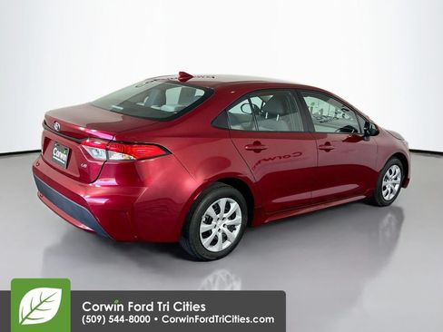 Used 2022 Toyota Corolla LE FWD image 15
