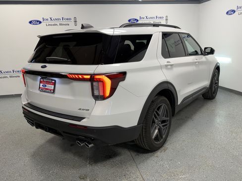 Used 2025 Ford Explorer ST image 6