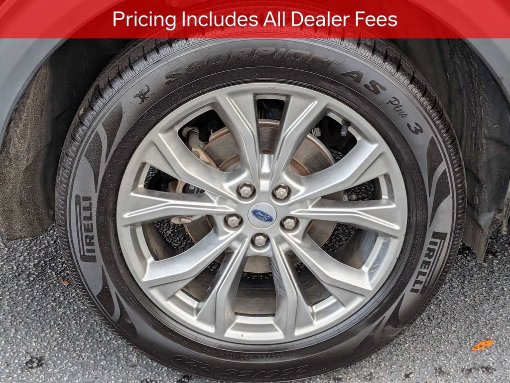 Used 2022 Ford Explorer Limited w/ Equipment Group 301A RWD image 11