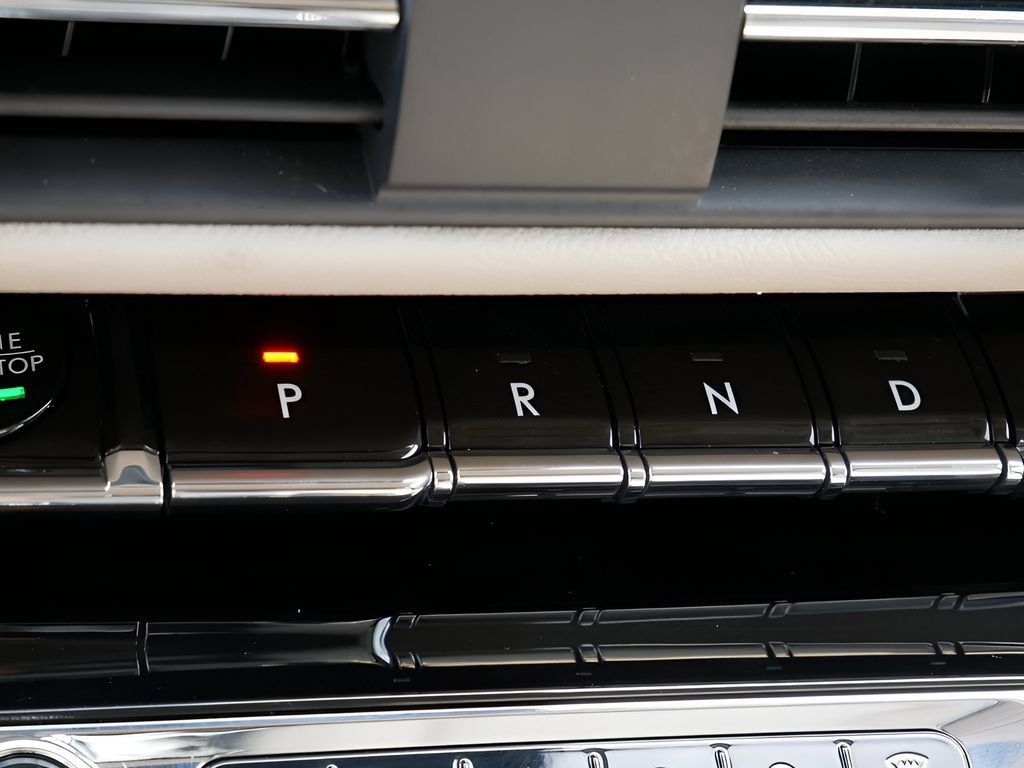 Used 2025 Lincoln Corsair Reserve FWD image 22