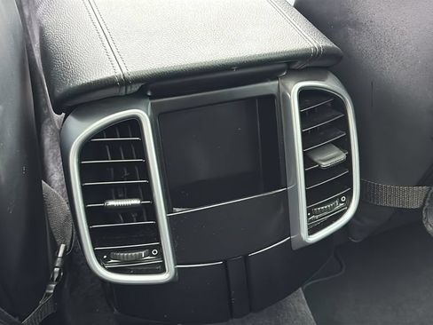 Used 2017 Porsche Cayenne Platinum Edition AWD/4WD image 9