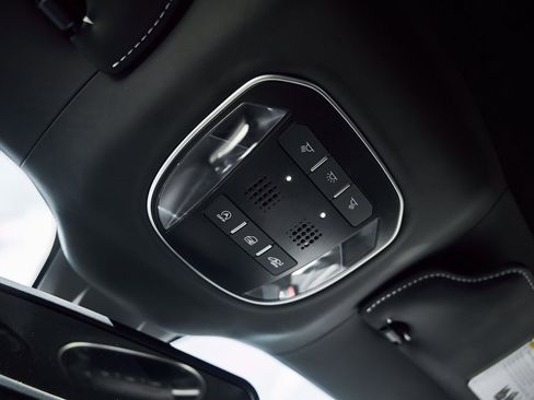 Used 2019 Ferrari 812 Superfast image 66