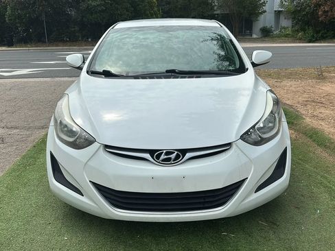 Used 2014 Hyundai Elantra SE FWD image 2