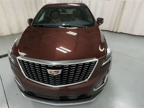 Certified 2023 Cadillac XT5 Premium Luxury image 3