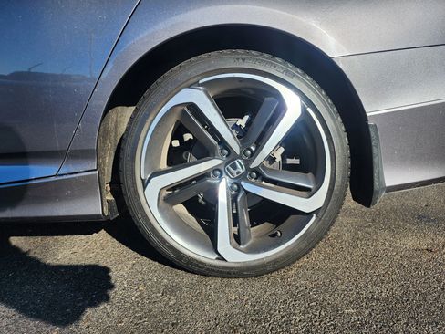 Used 2018 Honda Accord Sport image 21