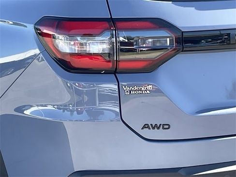 New 2025 Honda Pilot Touring image 6