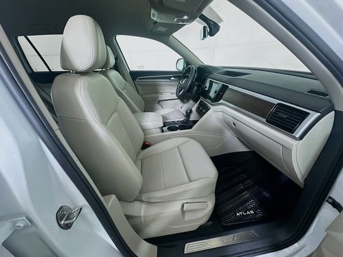 Used 2023 Volkswagen Atlas SE image 34