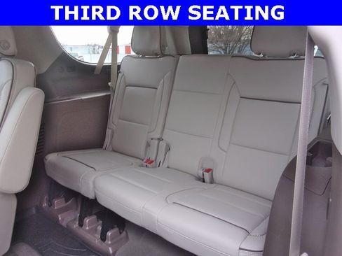 Used 2024 GMC Yukon XL Denali w/ Advanced Technology Package image 3