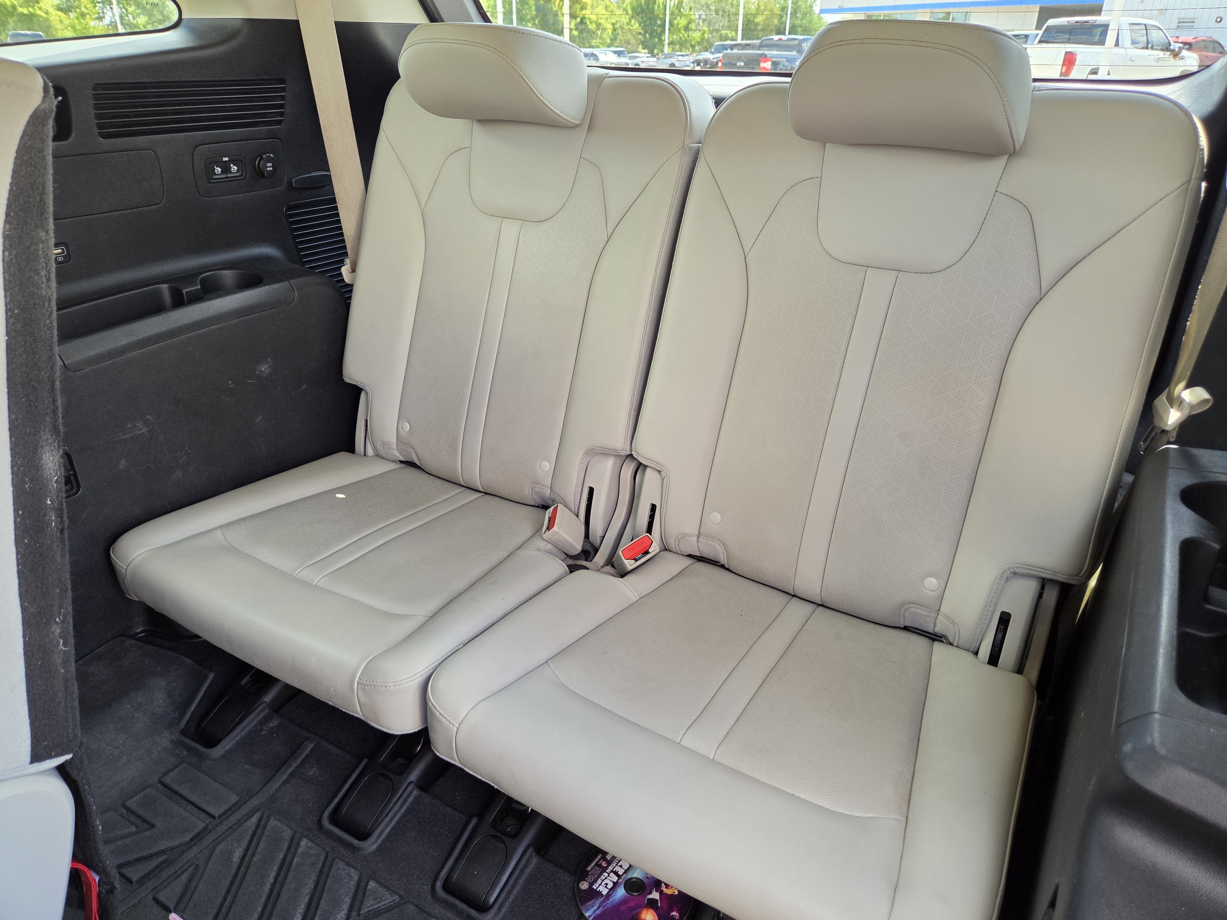 Used 2023 Kia Sorento S w/ Panoramic Sunroof Package FWD image 34