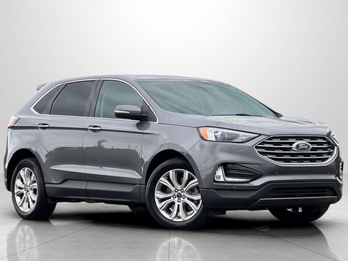 Used 2023 Ford Edge Titanium image 2