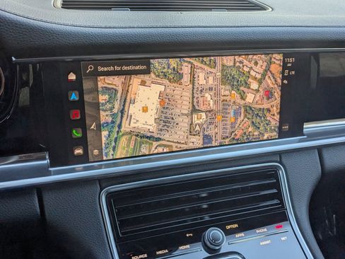 Used 2023 Porsche Panamera image 20