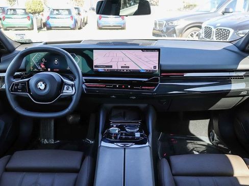 Used 2025 BMW 530i 530i w/ Premium Package image 12