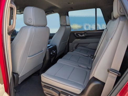 Used 2023 GMC Yukon SLT image 15