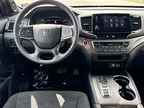 Used 2022 Honda Pilot Sport image 2
