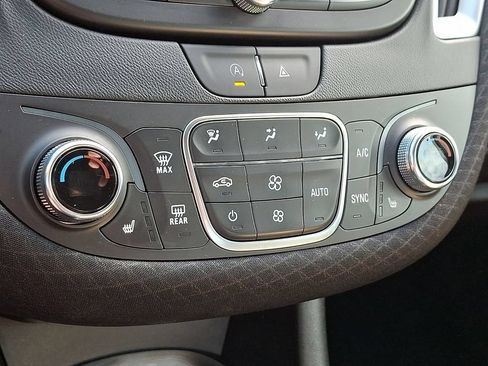 Used 2024 Chevrolet Malibu LT FWD image 15
