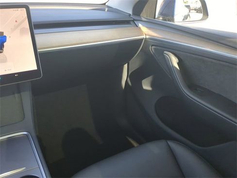 Used 2024 Tesla Model Y Long Range image 17