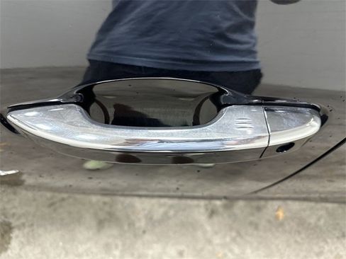 Used 2020 Honda Insight Touring image 13