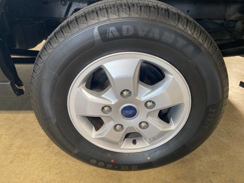 Used 2019 Ford Transit 250 130 Low Roof image 14