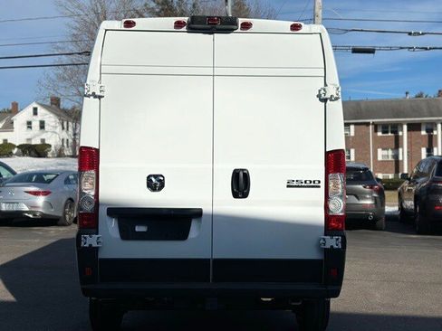 New 2026 RAM ProMaster 2500 w/ Quick Order Package 22G SLT image 4