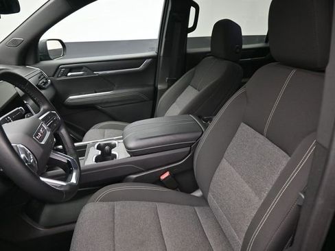 Used 2025 GMC Acadia Elevation image 19