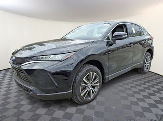 Used 2022 Toyota Venza LE video 3