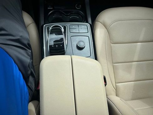 Used 2017 Mercedes-Benz GLE 400 4MATIC image 16