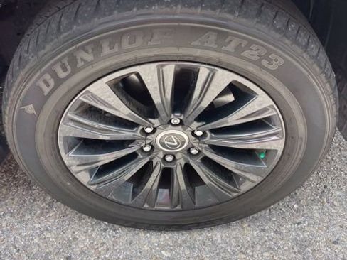 Used 2023 Lexus GX 460 Premium w/ Accessory Package image 7