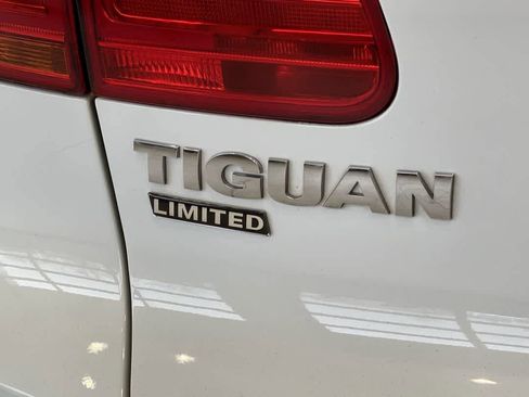 Used 2017 Volkswagen Tiguan Limited w/ Premium Package image 11