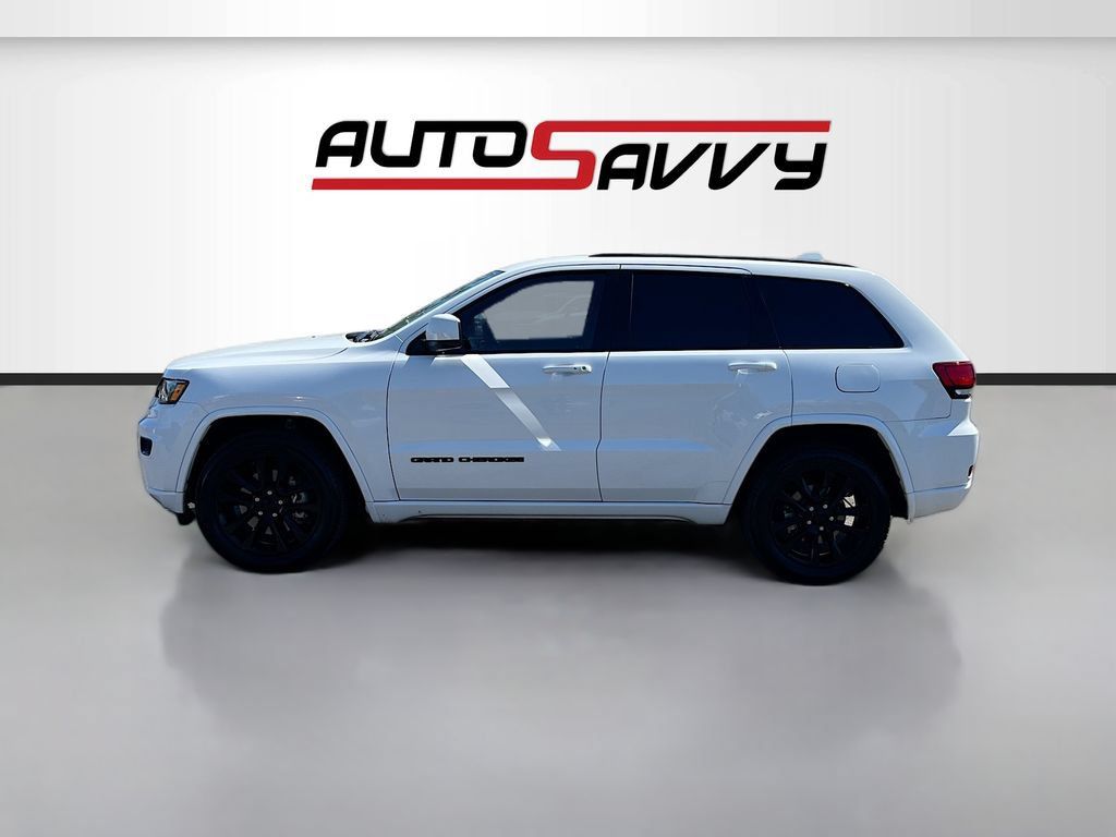 Used 2021 Jeep Grand Cherokee Laredo X AWD/4WD image 4
