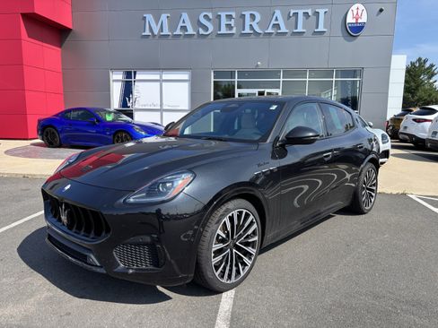 Used 2023 Maserati Grecale Modena AWD/4WD image 1