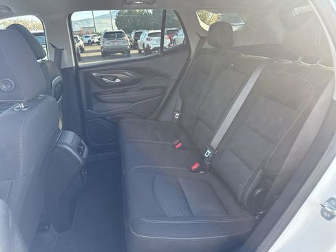 Used 2022 GMC Terrain SLE image 11