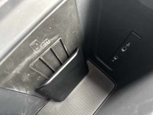 New 2026 Volkswagen Tiguan SE image 62