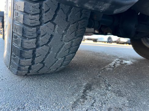 Used 2016 Nissan Frontier SV image 18