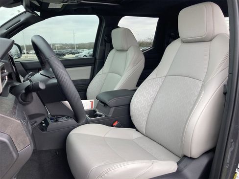 Certified 2025 Toyota Tacoma Limited image 13