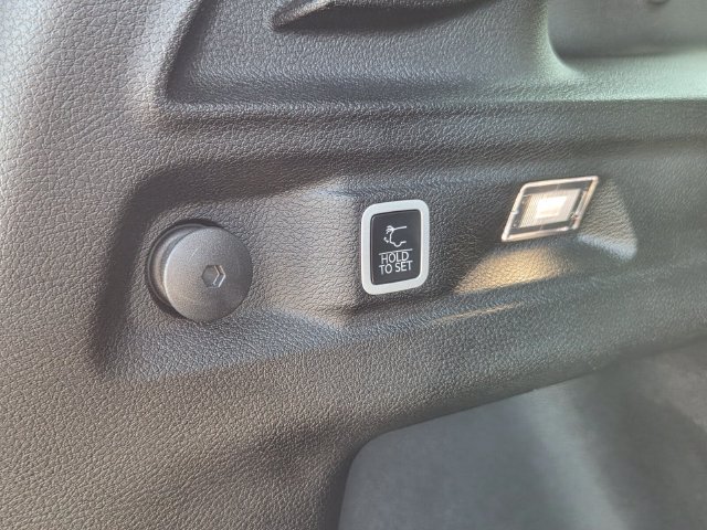 Used 2025 Jeep Grand Cherokee L Altitude AWD/4WD image 12