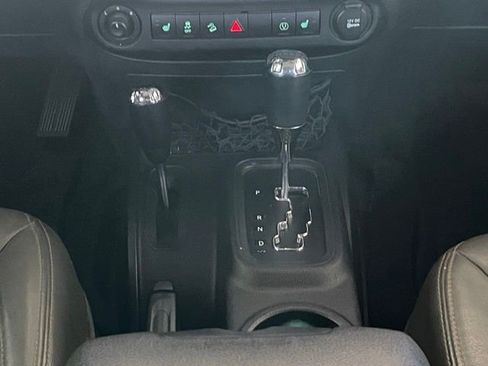 Used 2018 Jeep Wrangler Unlimited Sahara w/ Connectivity Group image 14