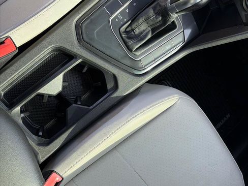 Used 2019 Volkswagen Tiguan SE FWD image 12