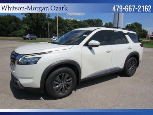 Used 2022 Nissan Pathfinder SV FWD image 4