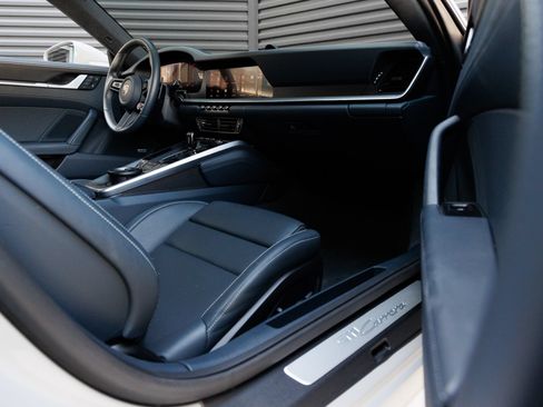 Certified 2025 Porsche 911 Carrera RWD image 36