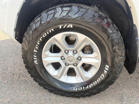 Certified 2019 Toyota 4Runner SR5 Premium AWD/4WD image 24