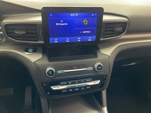 Used 2020 Ford Explorer XLT w/ Equipment Group 202A image 14