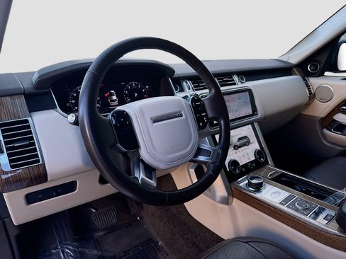 Used 2018 Land Rover Range Rover HSE image 9