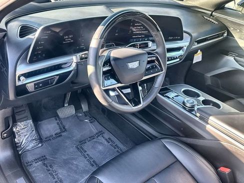 Used 2024 Cadillac Lyriq Sport image 10